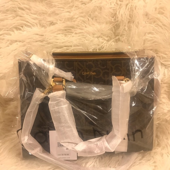 Calvin Klein Crossbody Handbag - Picture 5 of 8